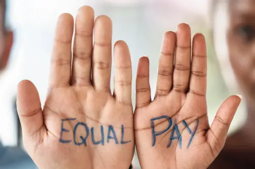 Ihre Finanzexpertinnen für Geldanlagen und finanzielle Unabhängigkeit Ihre Finanzexpertinnen für Geldanlagen und finanzielle Unabhängigkeit