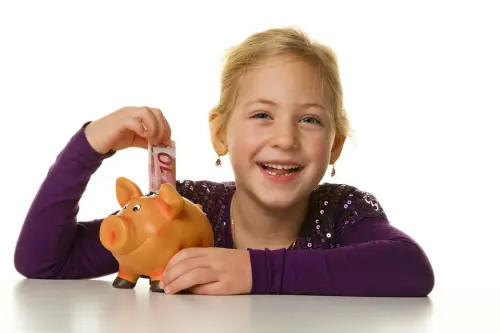 Ihre Finanzexpertinnen für Geldanlagen und finanzielle Unabhängigkeit Kinderrente: Mit 10 Euro fängt Vorsorge an – aber sie sollte dort nicht aufhören