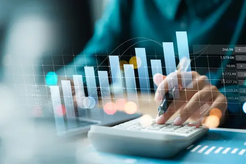 Ihre Finanzexpertinnen für Geldanlagen und finanzielle Unabhängigkeit Langfristig Vermögen aufbauen: Warum ETFs eine clevere Wahl sind